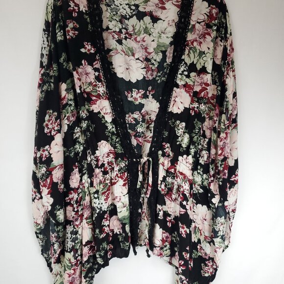 Libery Love Black/Pink Floral Print Tie Front Lace Edge Wmns Sz XL Kimono Blouse - Picture 2 of 15